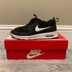 Nike Women’s Air Max Thea Size 6
